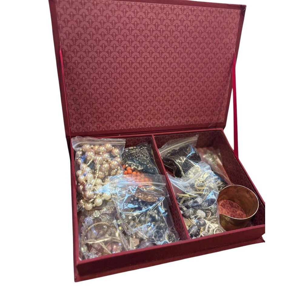 Decorative Red Jewelry Box With Assorted Costume Jewelry & Display Window - Picture 5 of 16